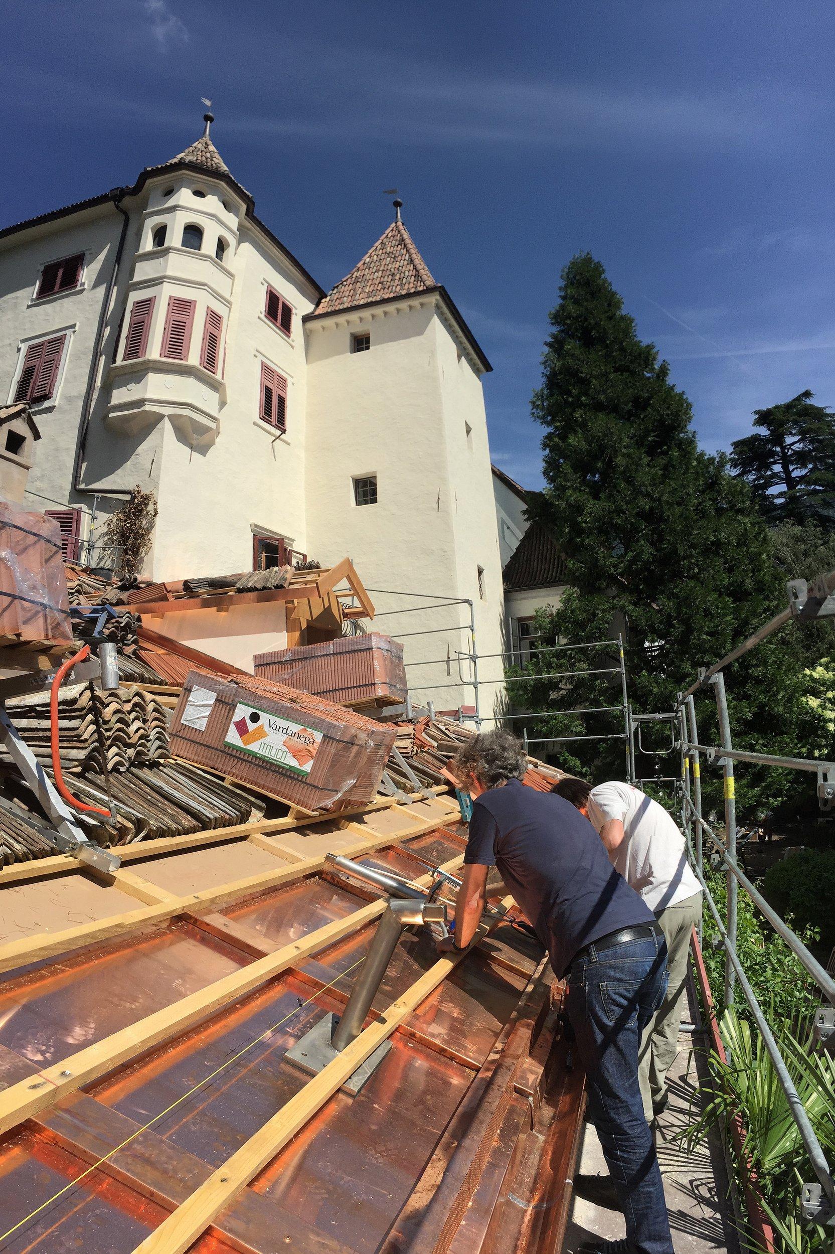 SunSquare Rechtecksegel einseitig für Schloss Kallmünz in Meran.