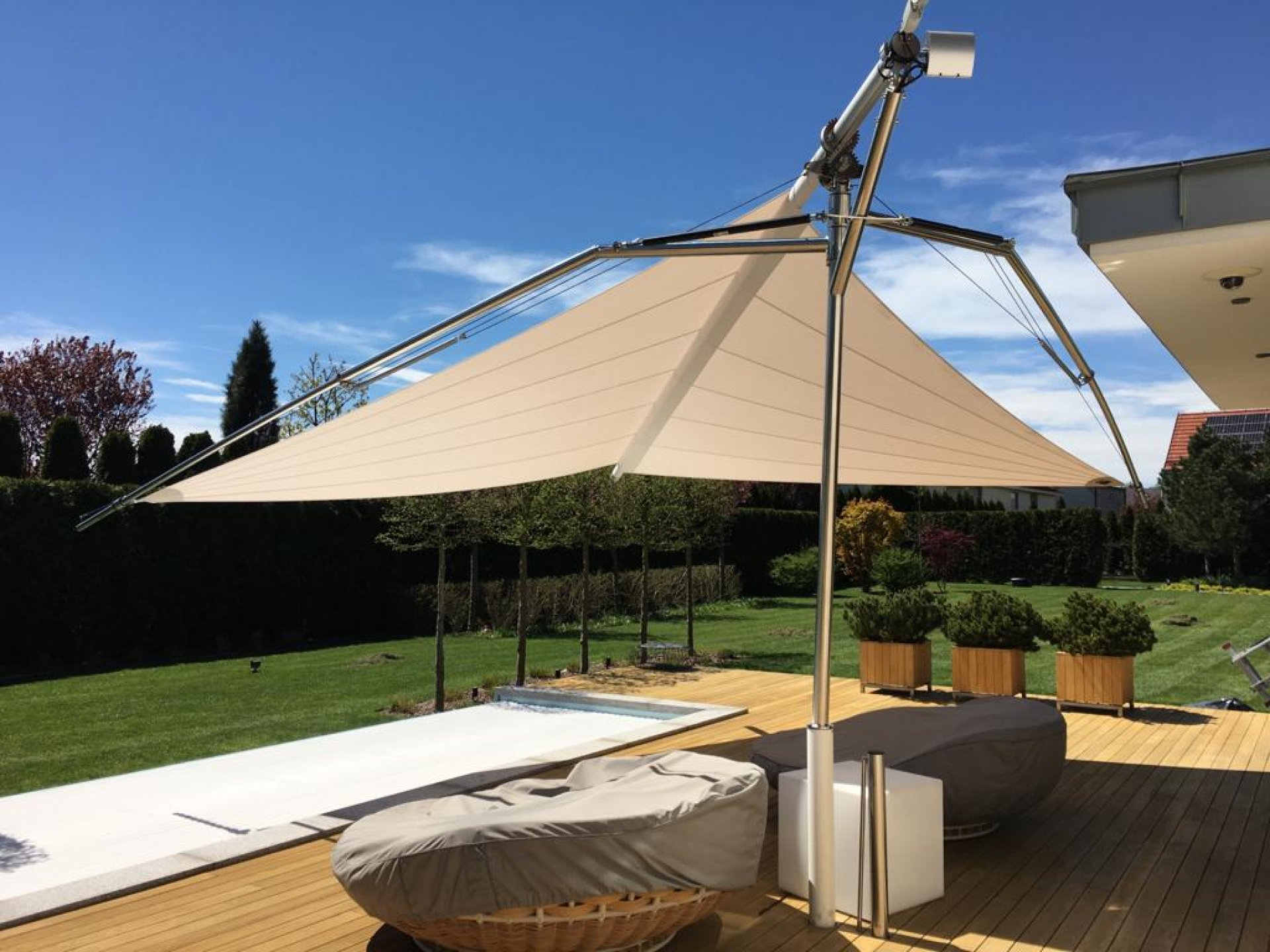 SunSquare Parasol: Fold & Roll