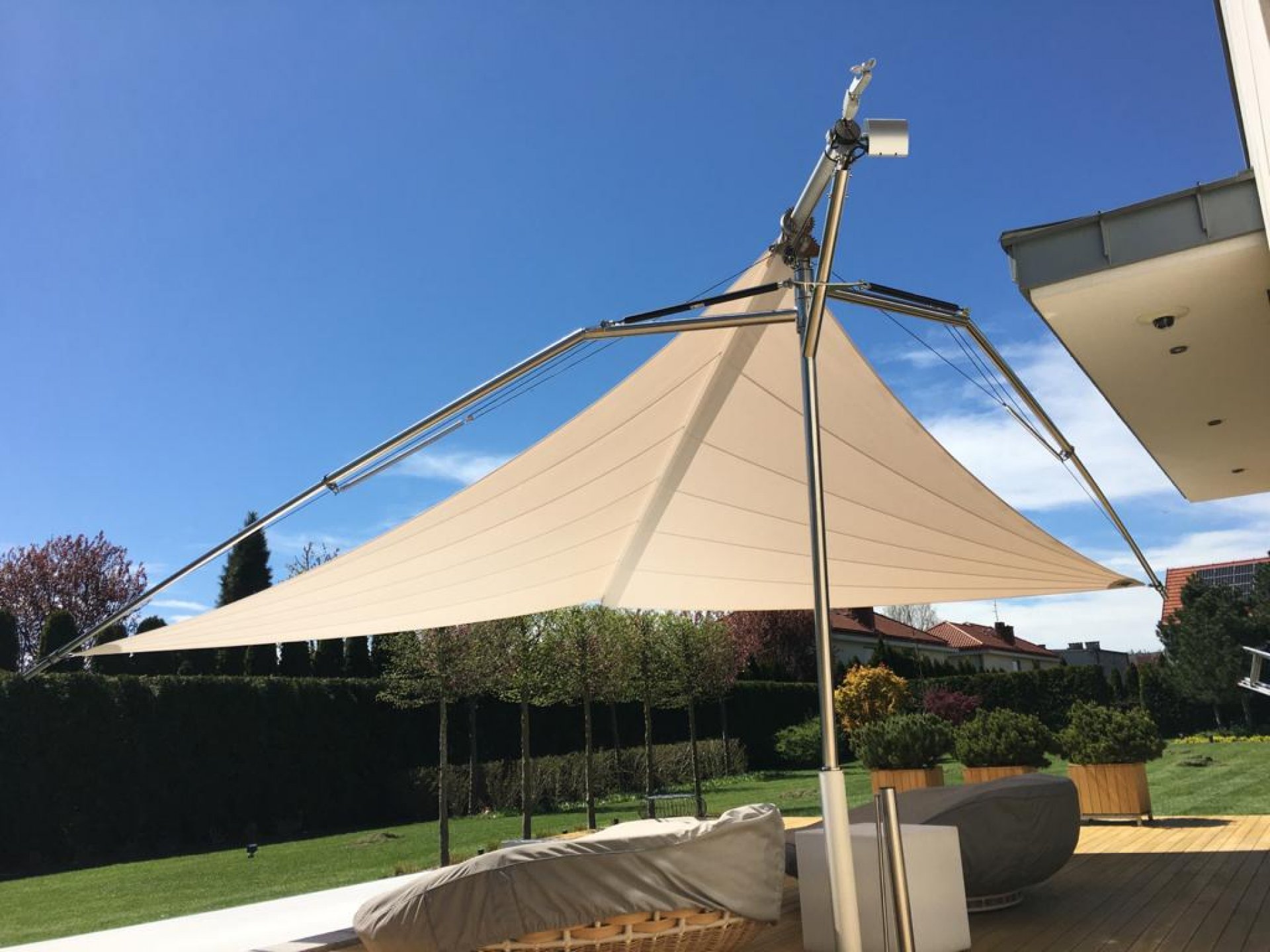 SunSquare Parasol: Fold & Roll