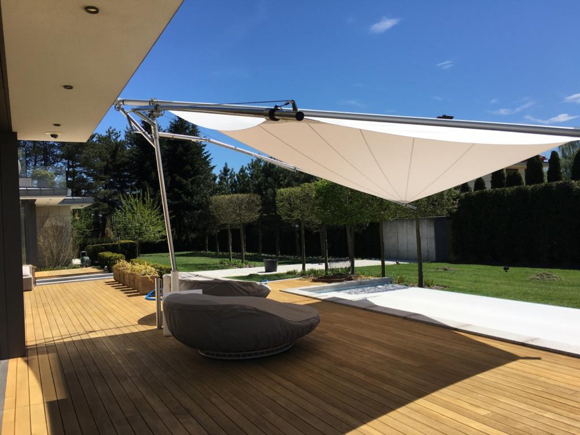 SunSquare Parasol: Fold & Roll