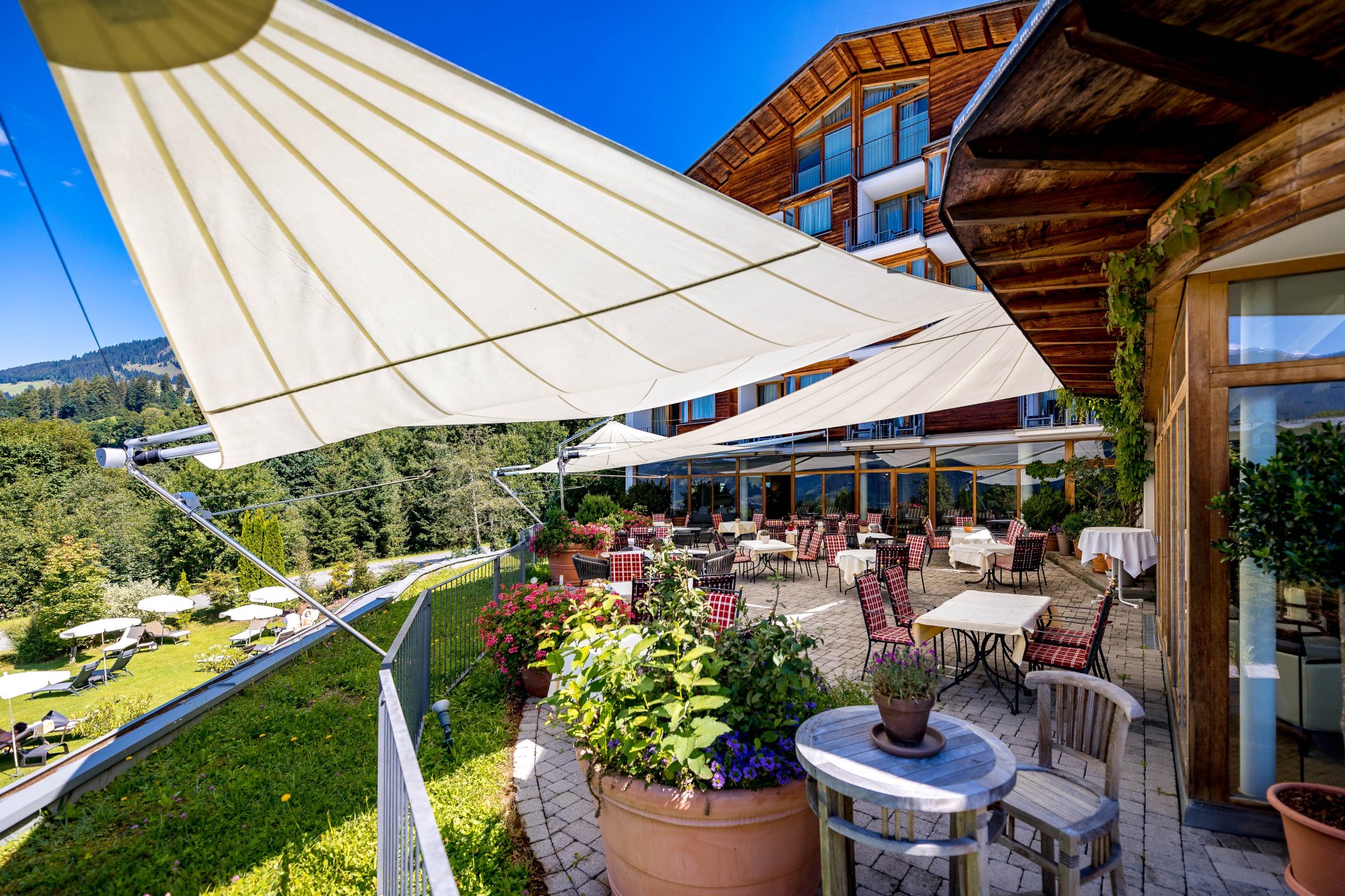 SUNSQUARE Sonnensegel für Bichlhof Kitzbühel