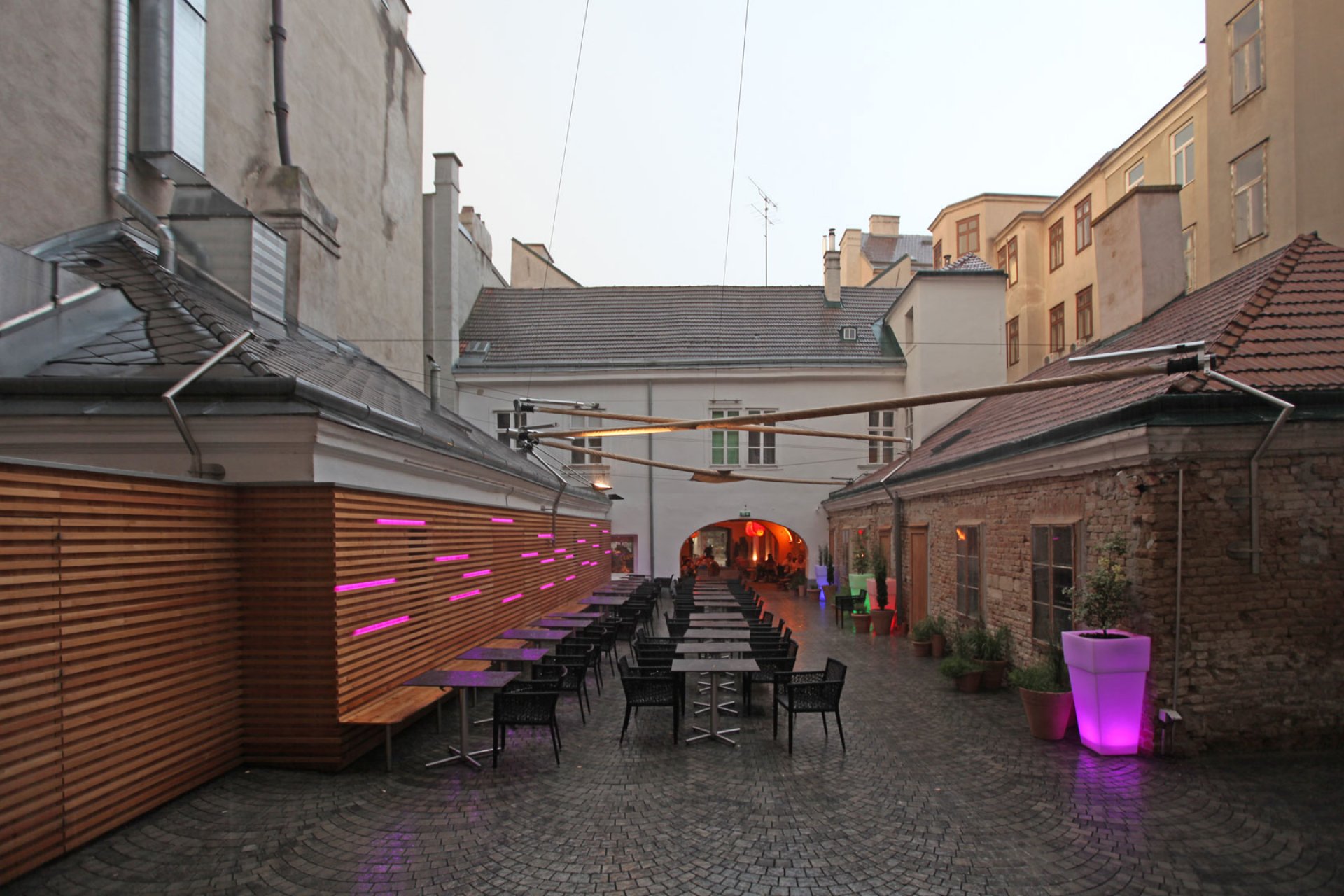 SunSquare Dreiecksegel Anlagen für Caffè Latte in Wien.