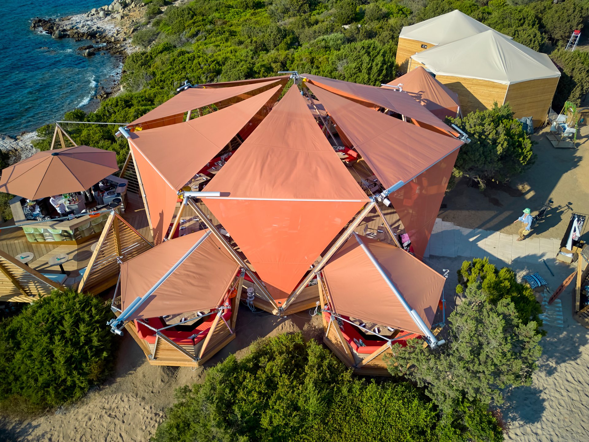 CONE Club Sardinia - SUNSQUARE special and fancy sunsailsystem