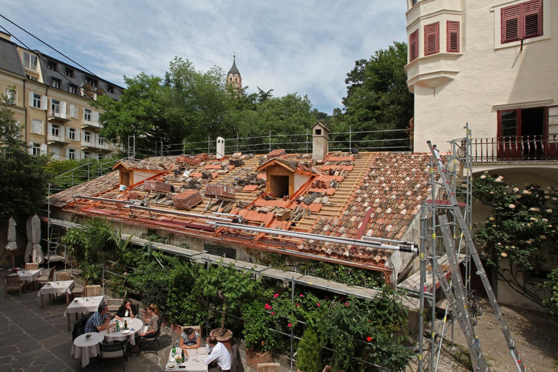 SunSquare Rechtecksegel einseitig für Schloss Kallmünz in Meran.