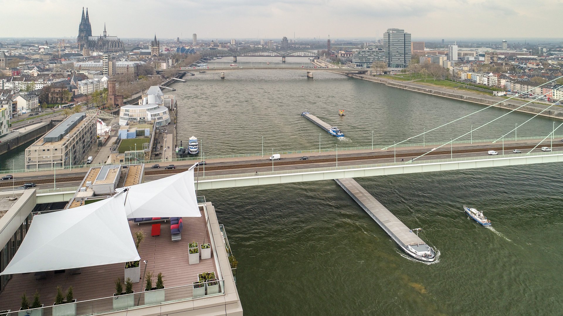 SunSquare Sonnensegel - Kranhaus Köln_©Reinhold Janowitz