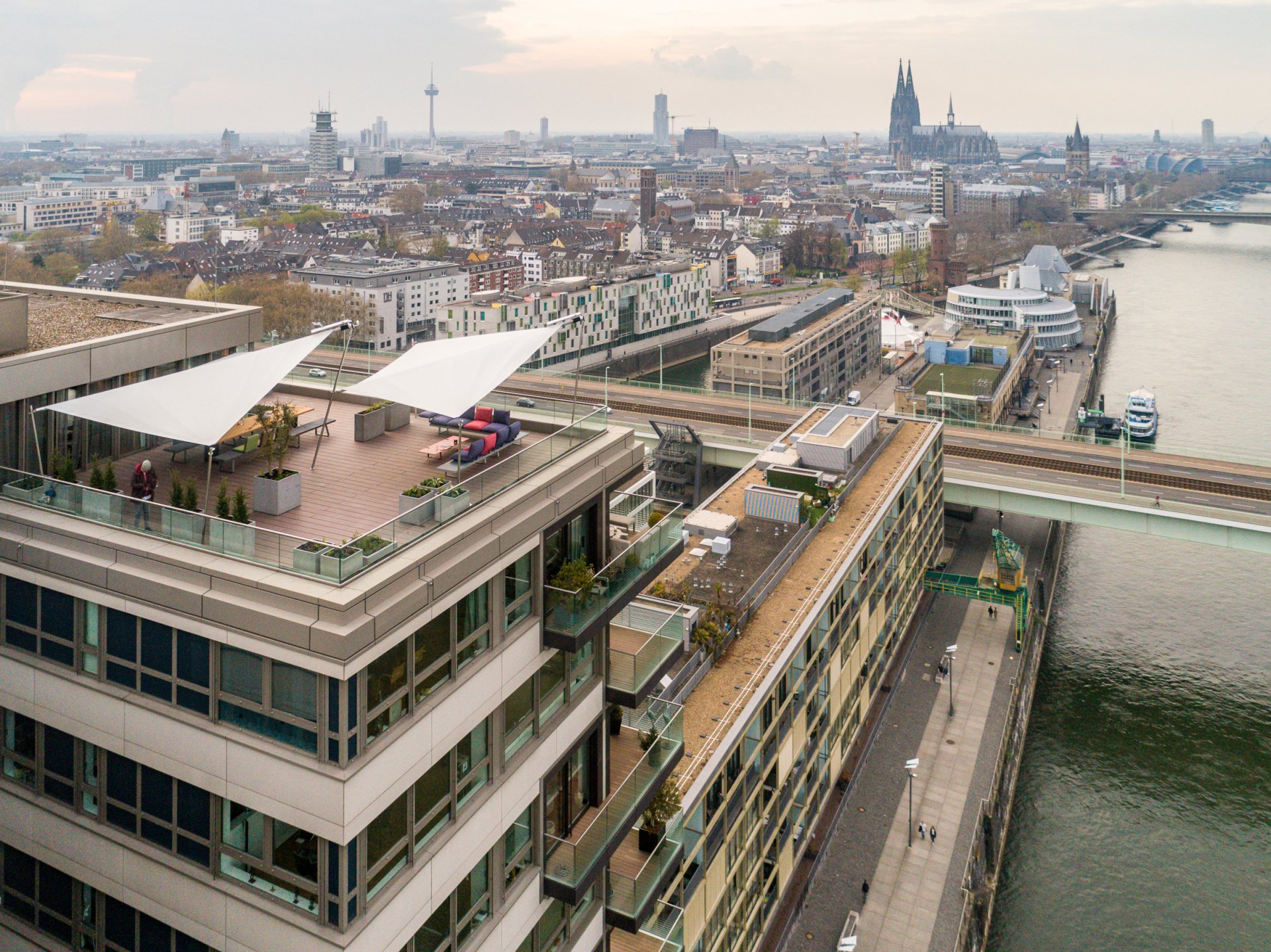 SunSquare Sonnensegel - Kranhaus Köln_©Reinhold Janowitz