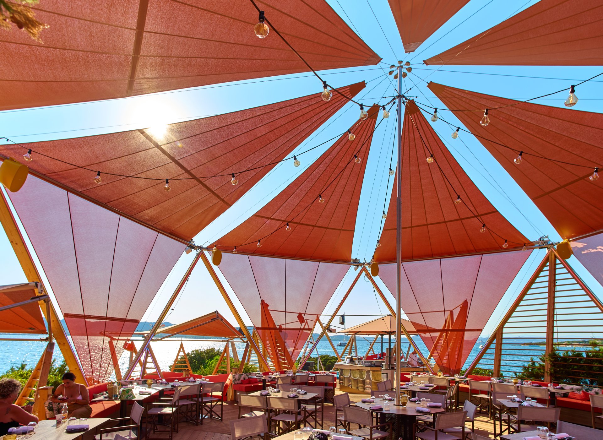 CONE Club Sardinia - SUNSQUARE special and fancy sunsailsystem