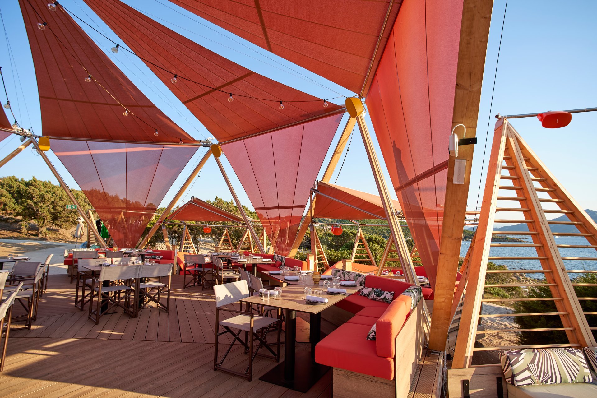 CONE Club Sardinia - SUNSQUARE special and fancy sunsailsystem