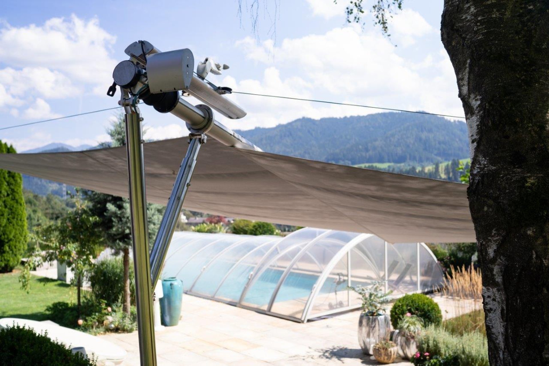 SunSquare Sonnensegel, Modell SQS-Cantilever - mit freikragender Tuchwelle